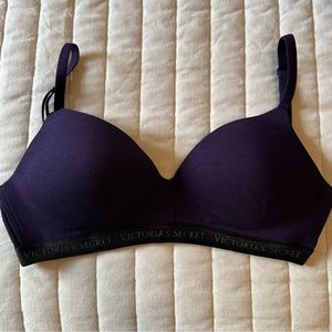 Victoria’s Secret T-Shirt Lightly Lined Wireless Bra | Size 34DD